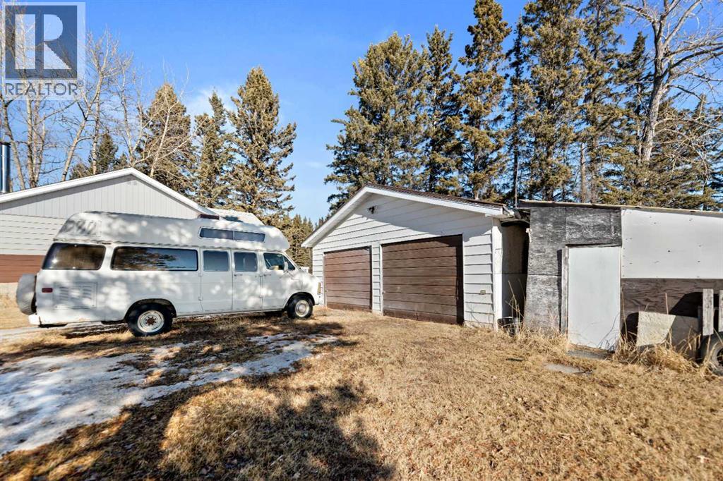 27, 4354 Highway 27, Rural Mountain View County, Alberta  T0M 1X0 - Photo 7 - A2285497