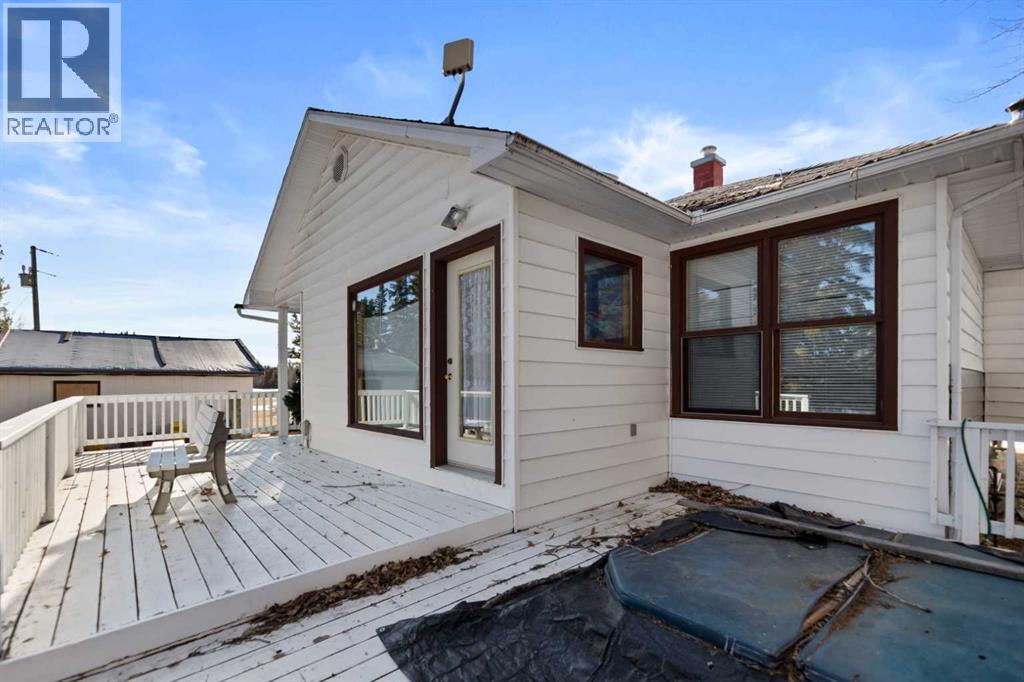 27, 4354 Highway 27, Rural Mountain View County, Alberta  T0M 1X0 - Photo 3 - A2285497