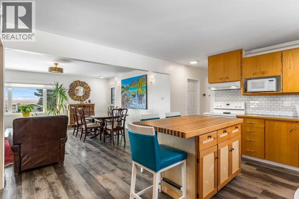 230 Frederick Avenue W, Standard, Alberta  T0J 3G0 - Photo 12 - A2288586