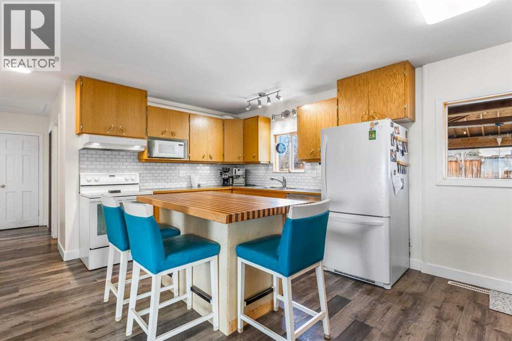 230 Frederick Avenue W, Standard, Alberta  T0J 3G0 - Photo 13 - A2288586