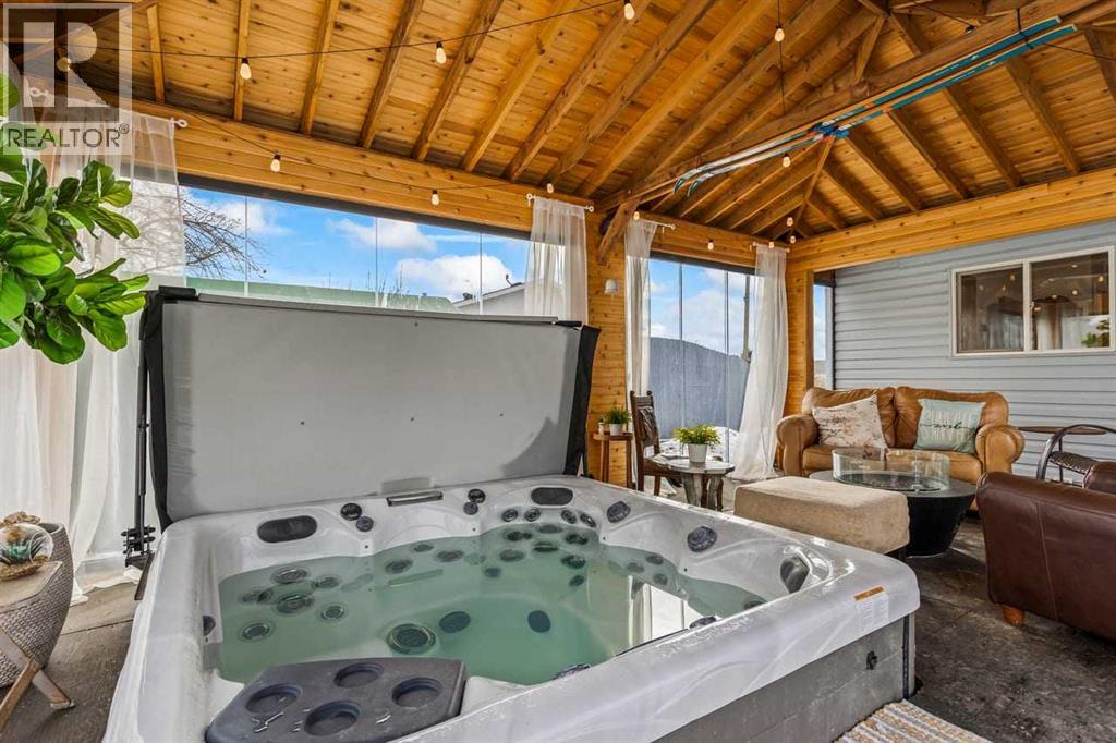 230 Frederick Avenue W, Standard, Alberta  T0J 3G0 - Photo 40 - A2288586