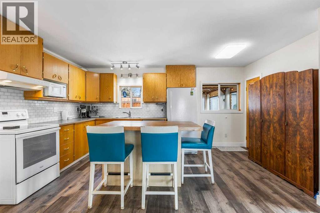 230 Frederick Avenue W, Standard, Alberta  T0J 3G0 - Photo 14 - A2288586