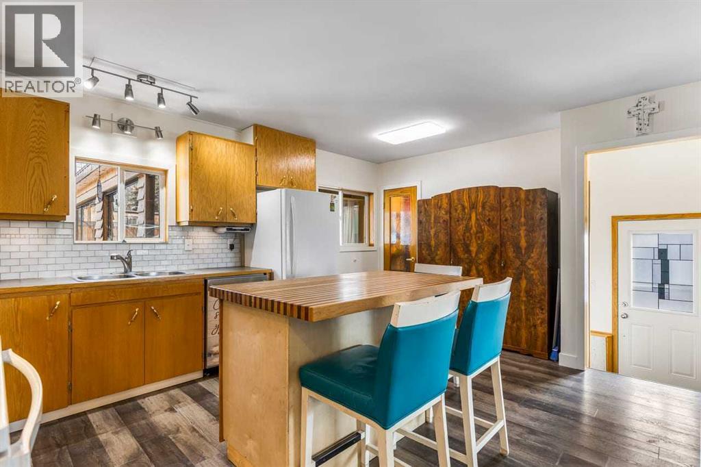 230 Frederick Avenue W, Standard, Alberta  T0J 3G0 - Photo 15 - A2288586