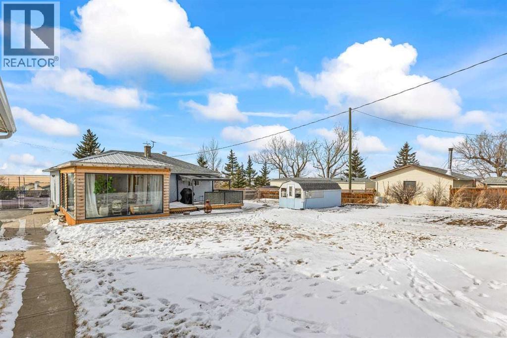 230 Frederick Avenue W, Standard, Alberta  T0J 3G0 - Photo 46 - A2288586