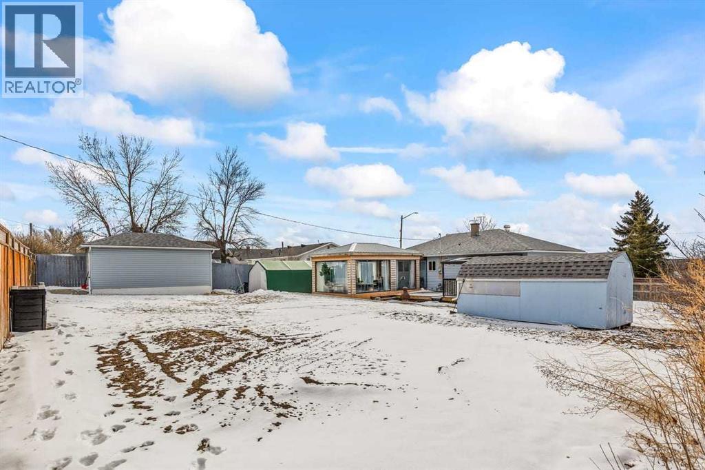 230 Frederick Avenue W, Standard, Alberta  T0J 3G0 - Photo 48 - A2288586