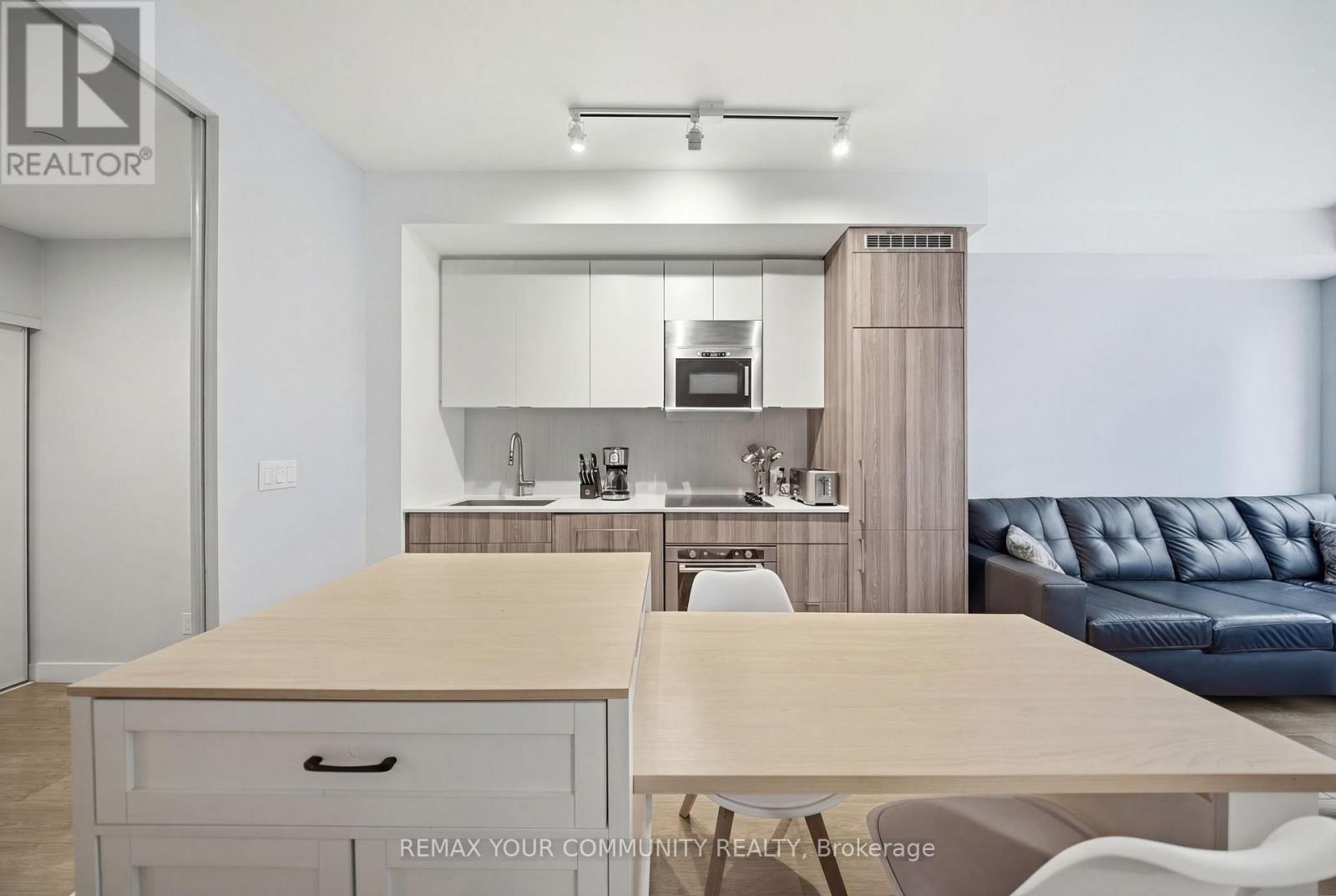 312 - 840 St Clair Avenue W, Toronto (Oakwood Village), Ontario  M6C 0A4 - Photo 10 - C12822642