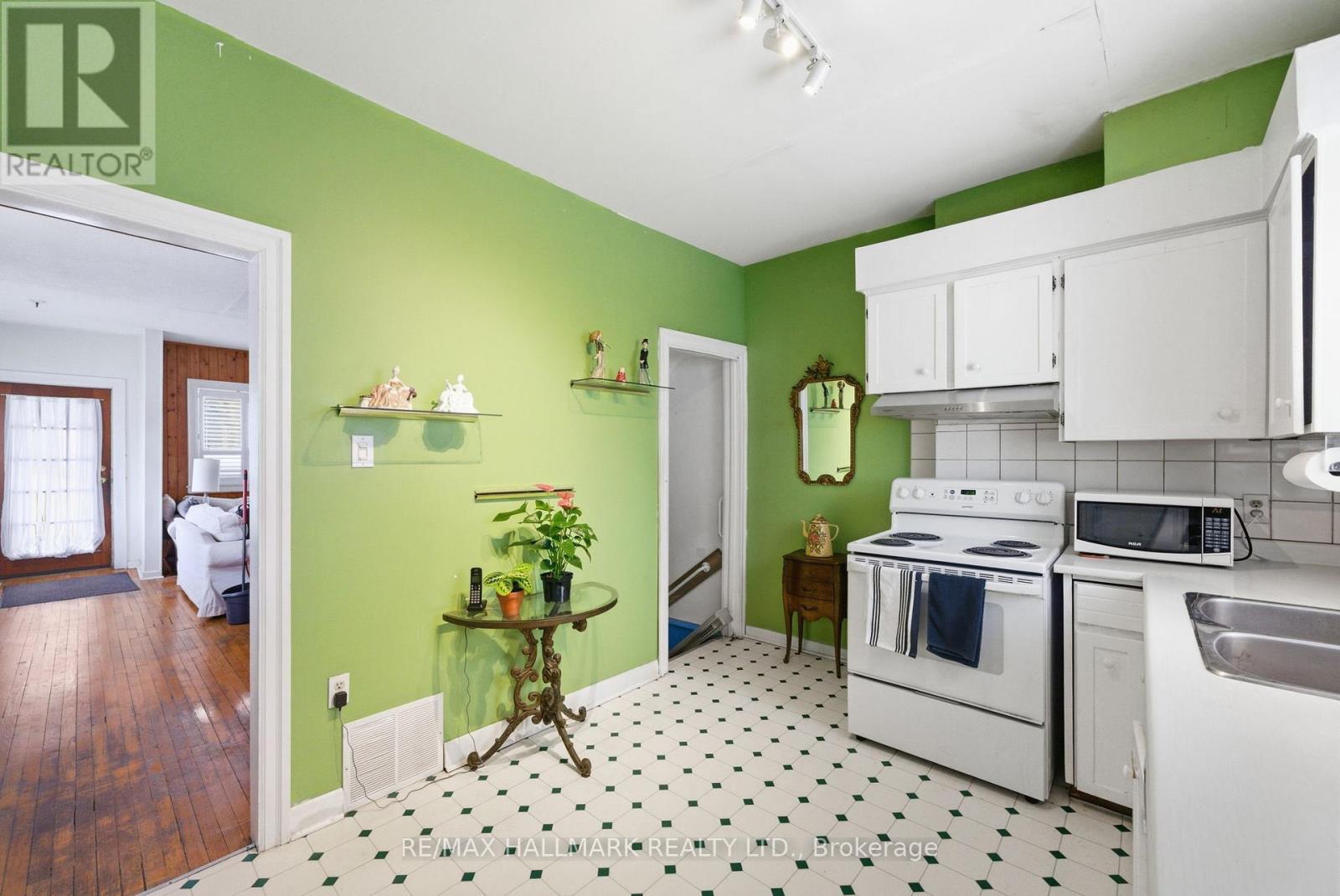 217 Snowdon Avenue, Toronto, Ontario  M4N 2B4 - Photo 16 - C12822726