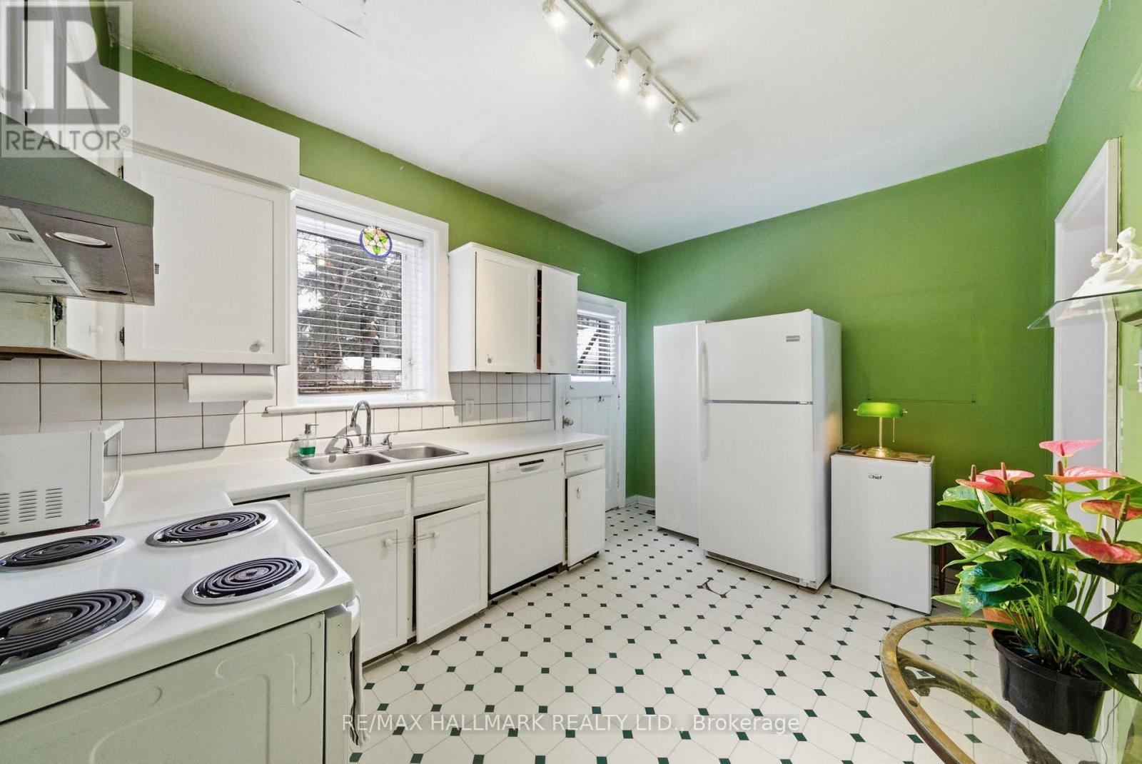 217 Snowdon Avenue, Toronto, Ontario  M4N 2B4 - Photo 17 - C12822726