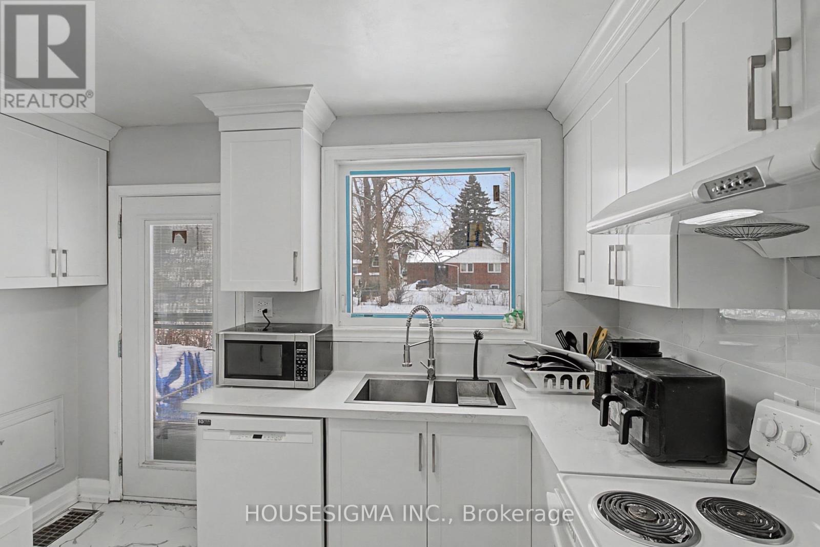 20 Homewood Avenue, Toronto, Ontario  M2M 1J9 - Photo 7 - C12822748