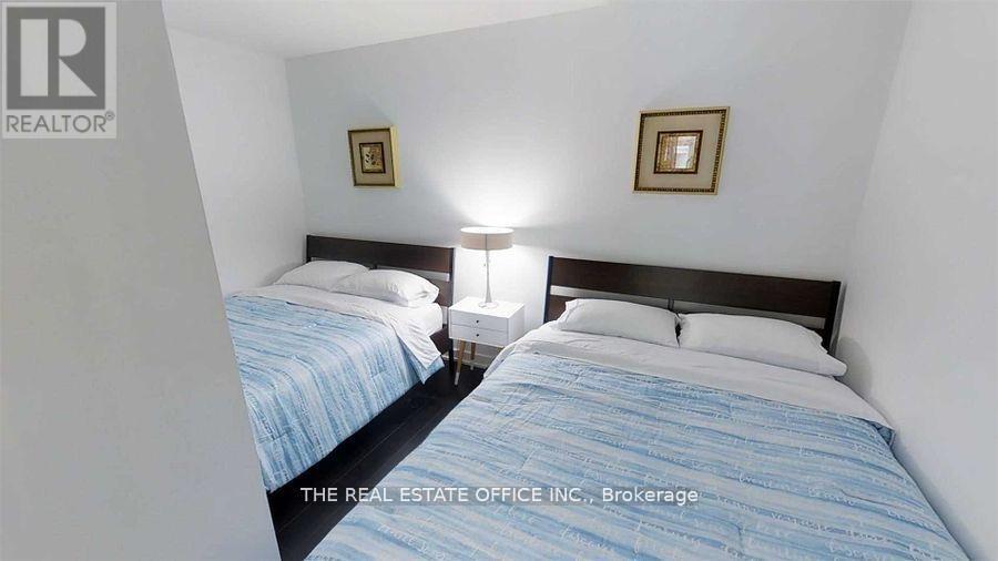 G21 - 16 Capreol Court, Toronto, Ontario  M5V 4A3 - Photo 13 - C12822770