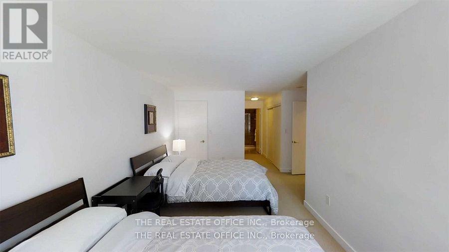 G21 - 16 Capreol Court, Toronto, Ontario  M5V 4A3 - Photo 18 - C12822770