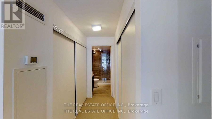 G21 - 16 Capreol Court, Toronto, Ontario  M5V 4A3 - Photo 19 - C12822770