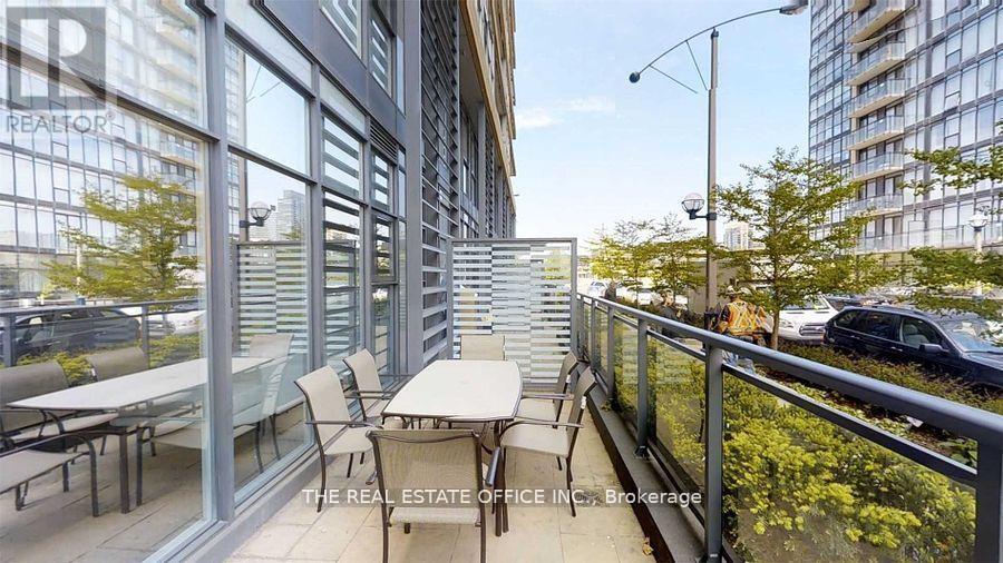 G21 - 16 Capreol Court, Toronto, Ontario  M5V 4A3 - Photo 4 - C12822770