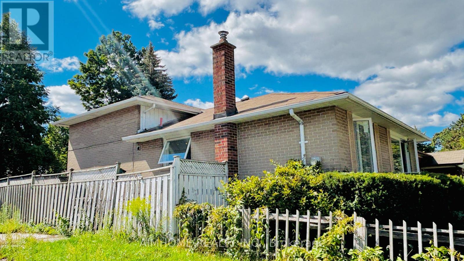 19 Sunderland Crescent, Toronto, Ontario  M1H 2V2 - Photo 7 - E12822548