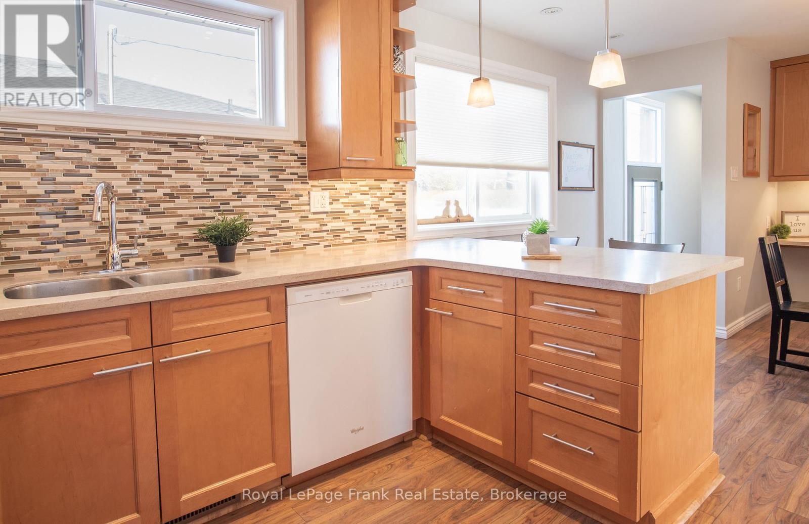 928 Centre Street N, Whitby, Ontario  L1N 4V1 - Photo 16 - E12822602