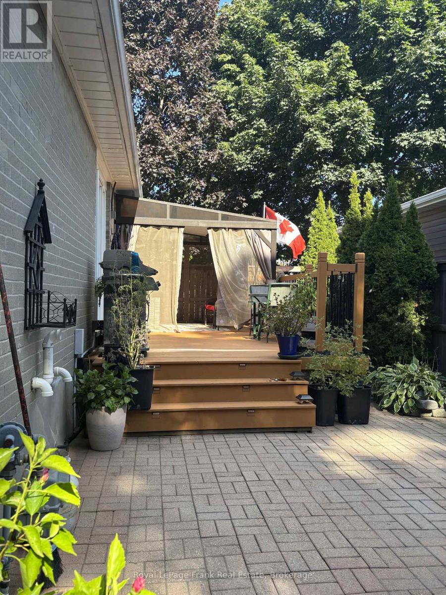 928 Centre Street N, Whitby, Ontario  L1N 4V1 - Photo 35 - E12822602