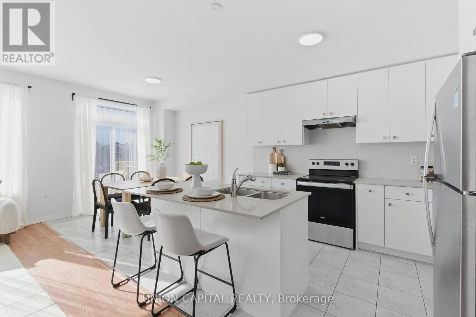 1177 Marathon Avenue, Pickering, Ontario  L1X 0L8 - Photo 4 - E12822672