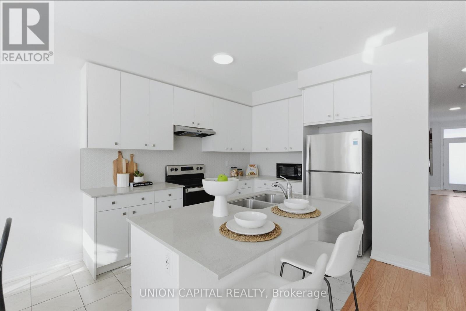 1177 Marathon Avenue, Pickering, Ontario  L1X 0L8 - Photo 5 - E12822672