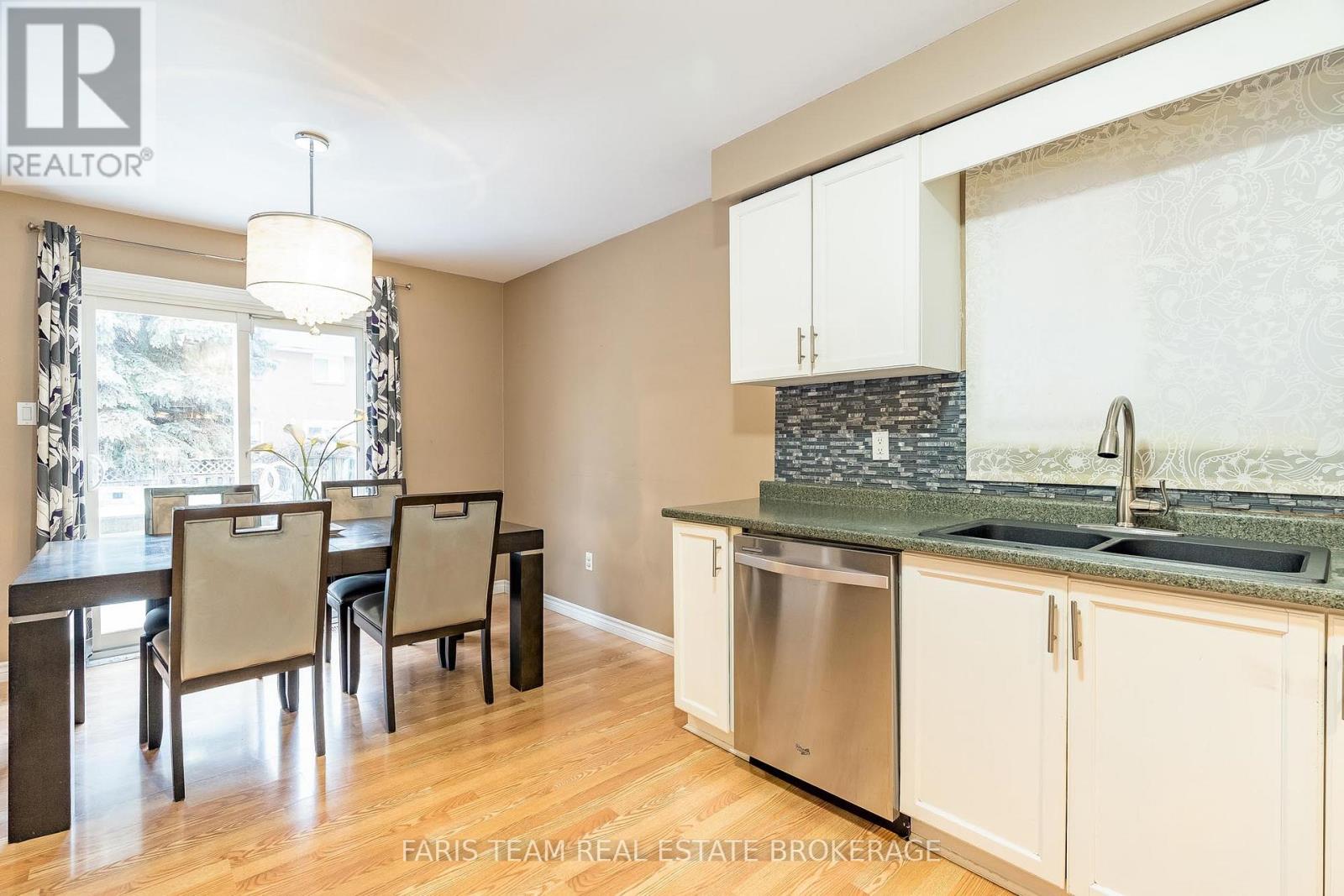 165 Heydon Avenue, New Tecumseth, Ontario  L9R 1P2 - Photo 8 - N12822634