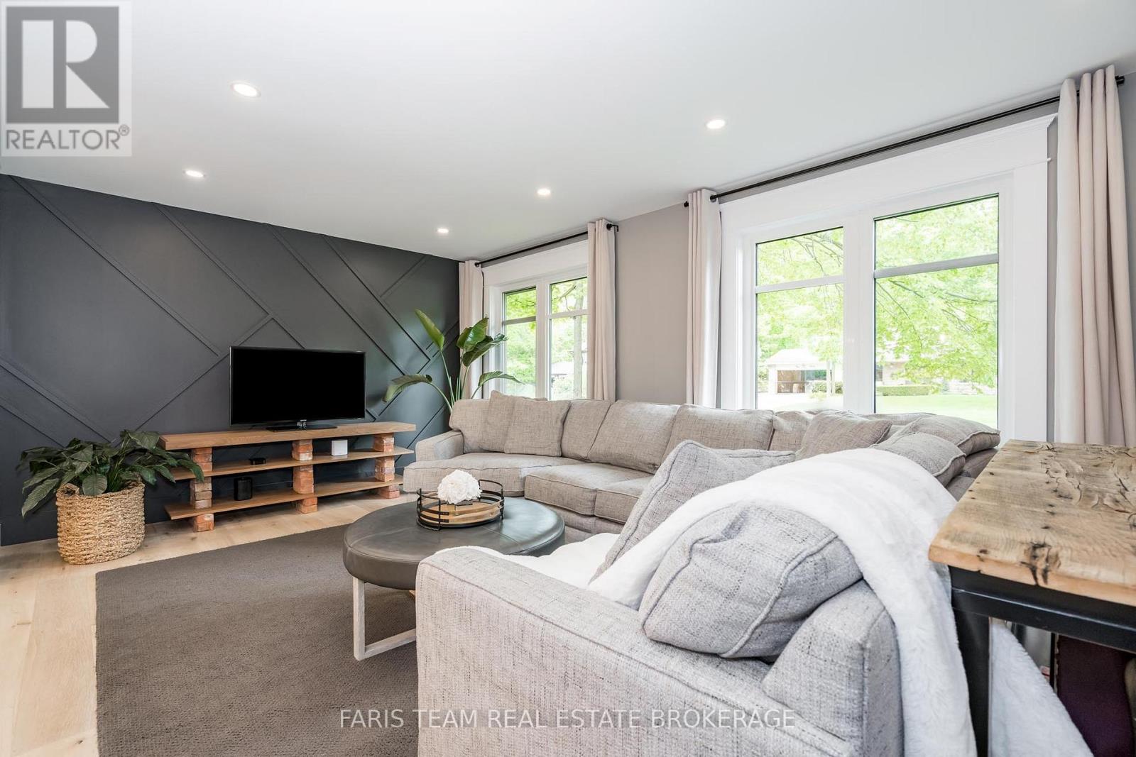 8 Malta Crescent, Springwater, Ontario  L9X 0P2 - Photo 17 - S12822778