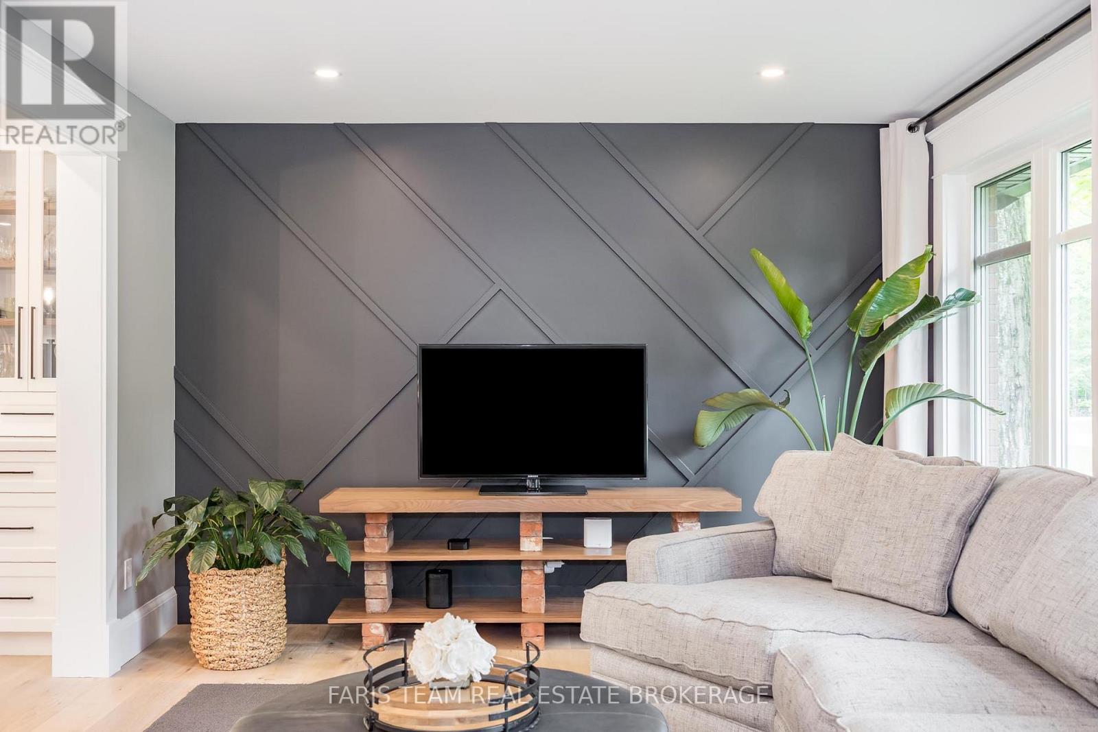 8 Malta Crescent, Springwater, Ontario  L9X 0P2 - Photo 18 - S12822778