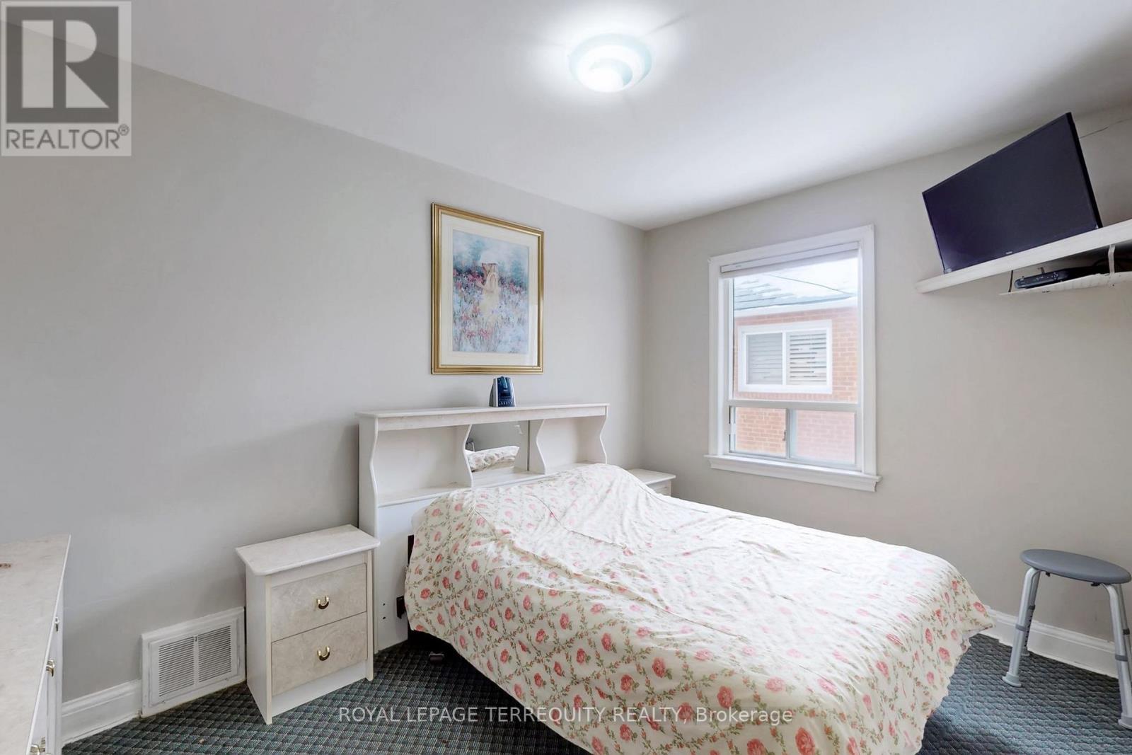 39 Coules Court, Toronto, Ontario  M8W 2N8 - Photo 21 - W12817384