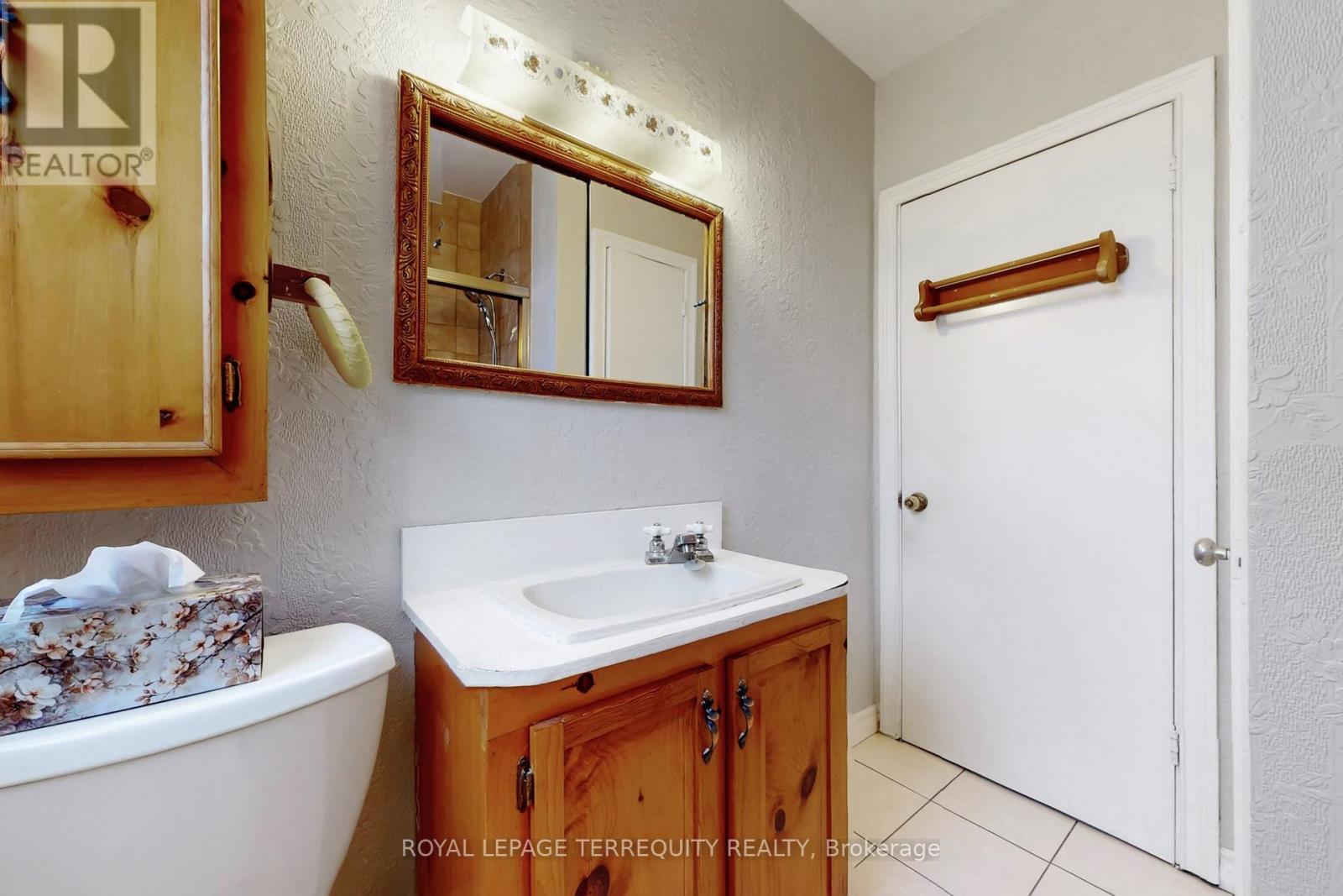 39 Coules Court, Toronto, Ontario  M8W 2N8 - Photo 27 - W12817384