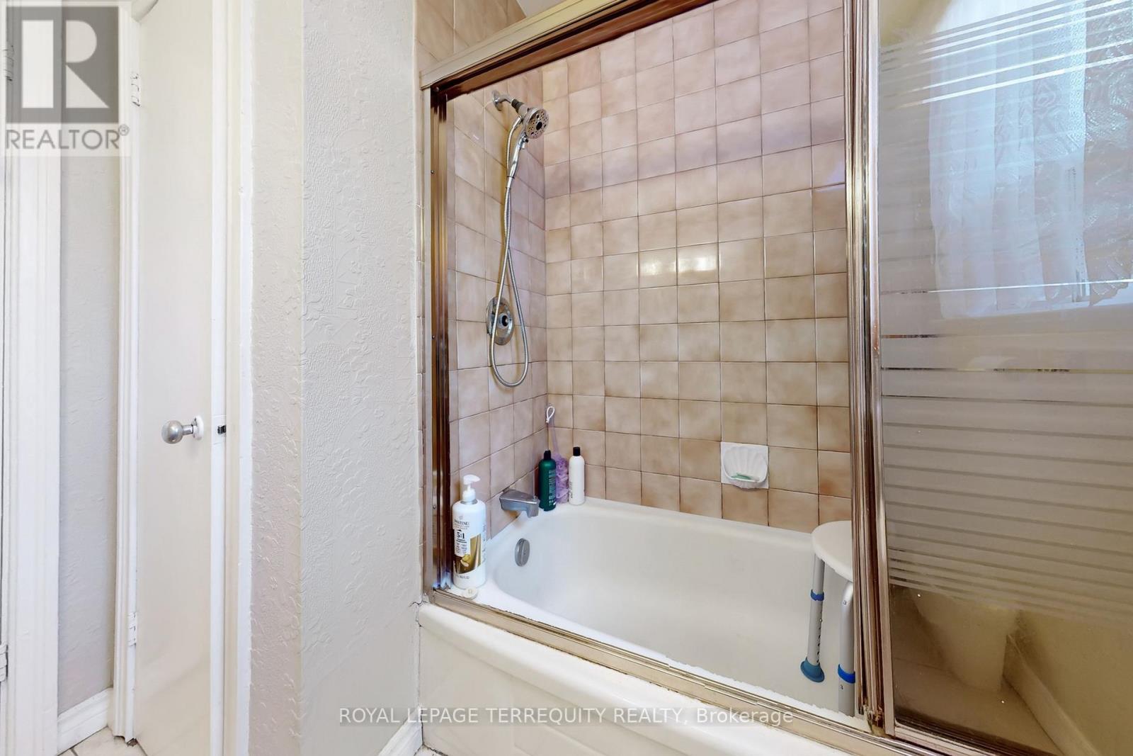 39 Coules Court, Toronto, Ontario  M8W 2N8 - Photo 28 - W12817384