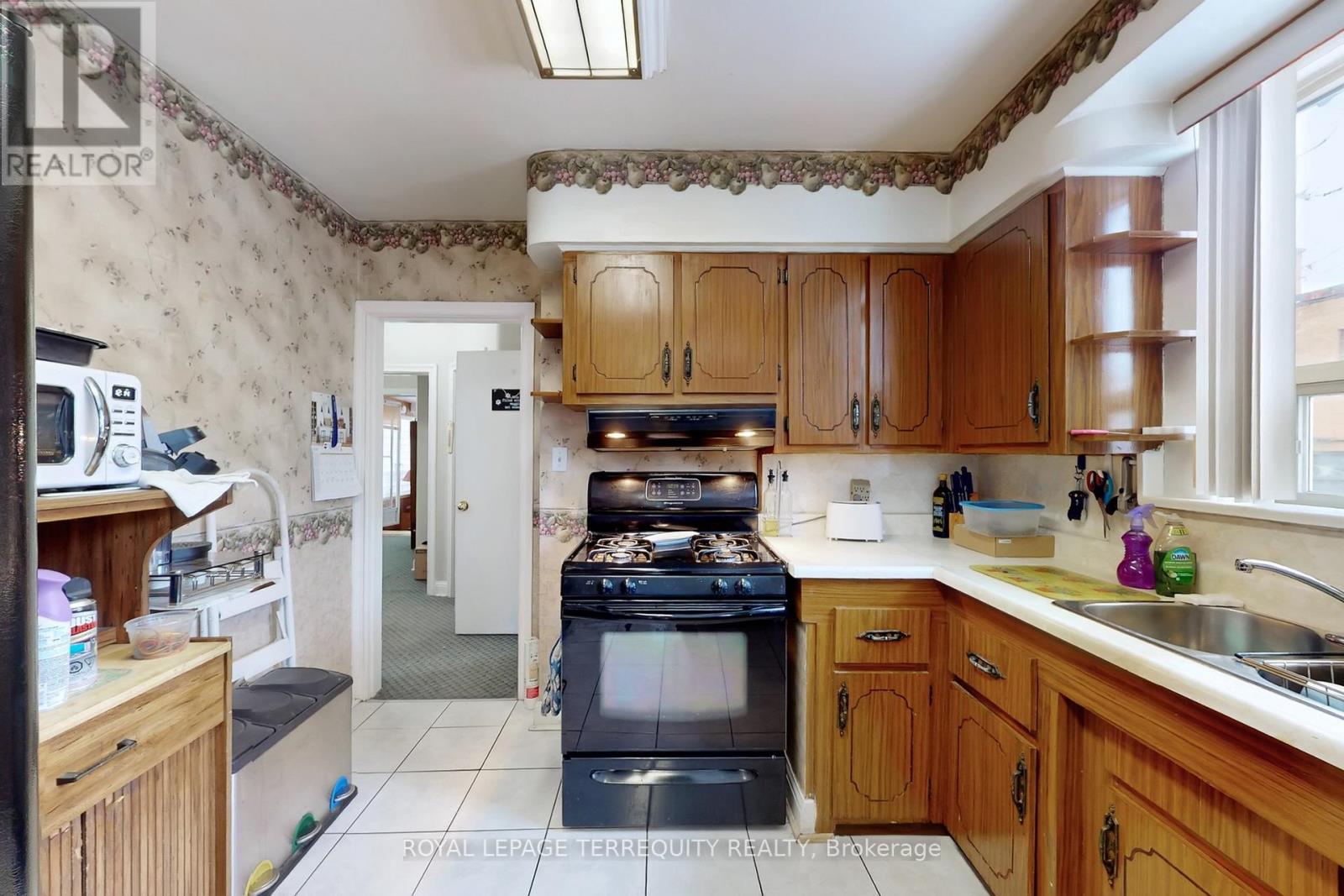 39 Coules Court, Toronto, Ontario  M8W 2N8 - Photo 18 - W12817384