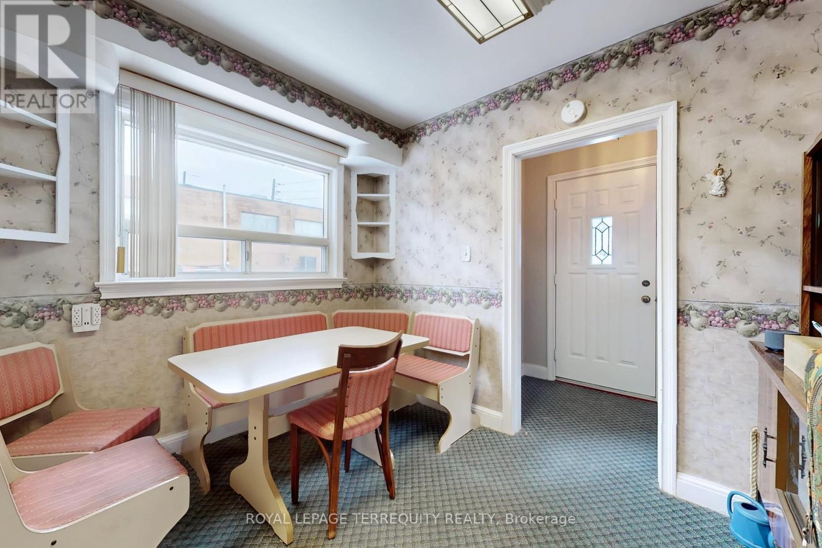 39 Coules Court, Toronto, Ontario  M8W 2N8 - Photo 19 - W12817384