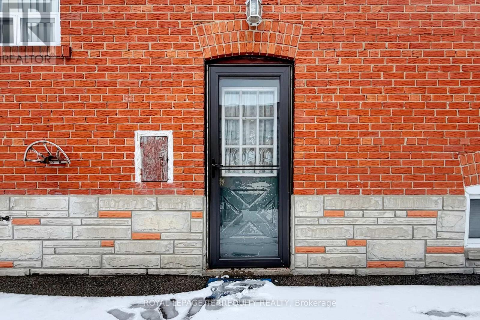 39 Coules Court, Toronto, Ontario  M8W 2N8 - Photo 47 - W12817384