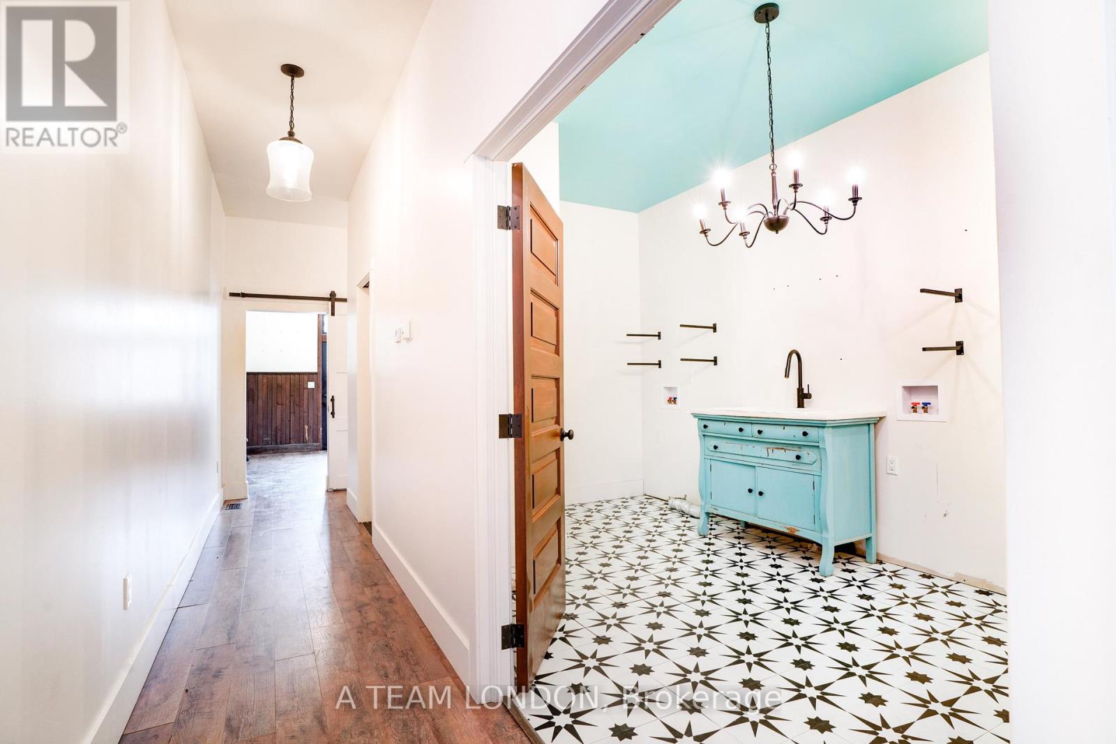 21298 Springfield Road, Southwest Middlesex, Ontario  N0L 1T0 - Photo 25 - X12679442