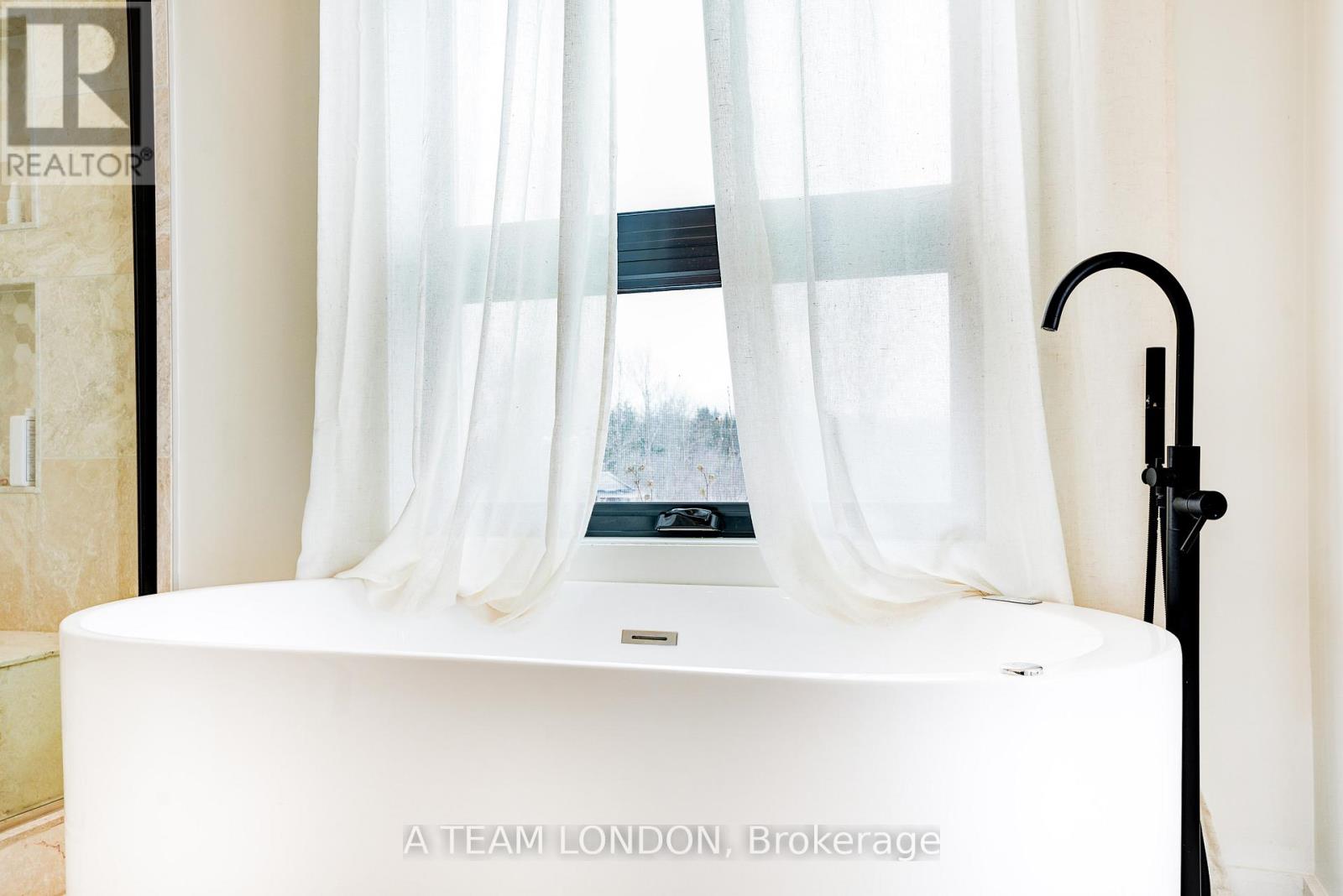 21298 Springfield Road, Southwest Middlesex, Ontario  N0L 1T0 - Photo 22 - X12679442