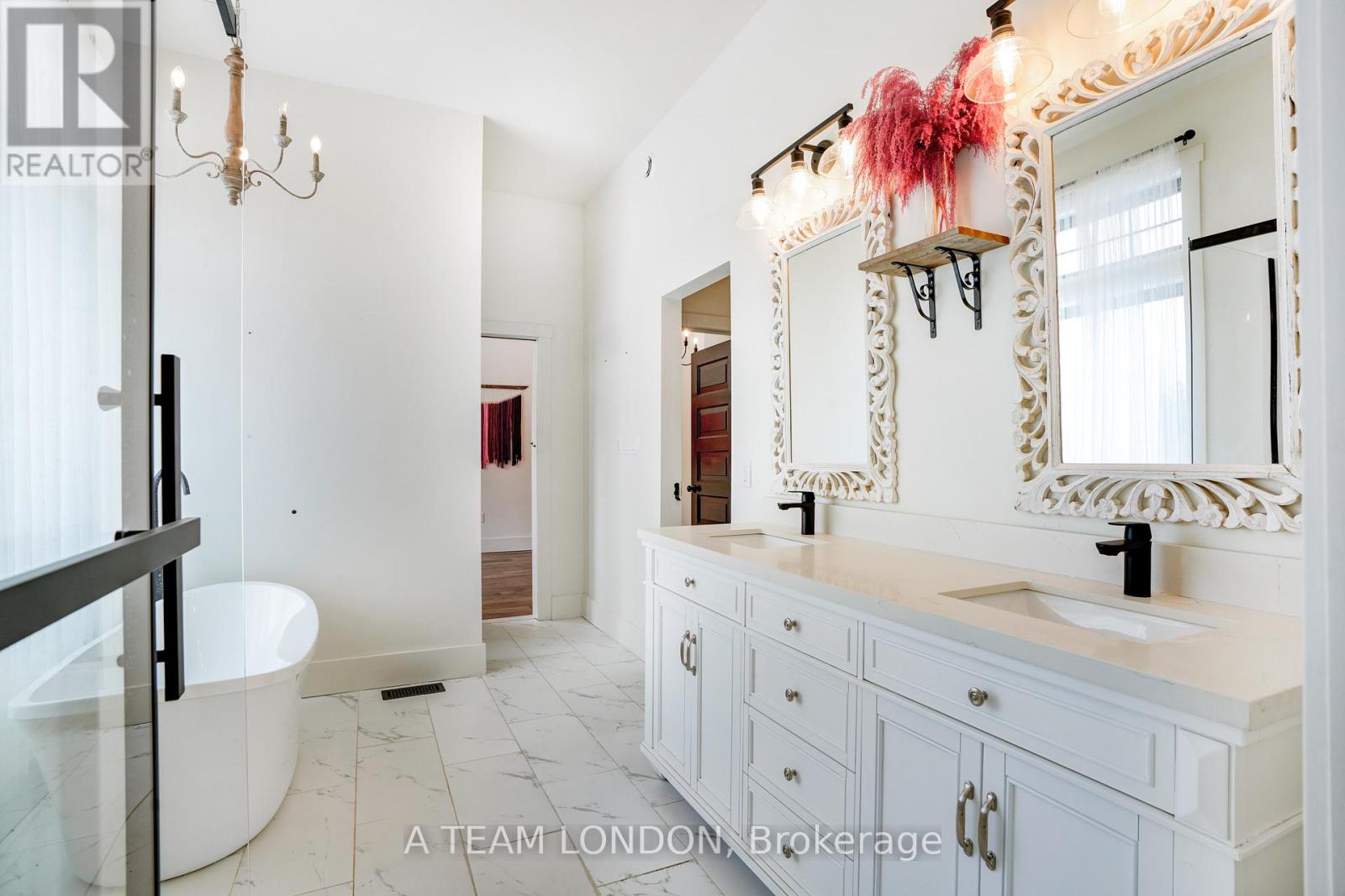 21298 Springfield Road, Southwest Middlesex, Ontario  N0L 1T0 - Photo 33 - X12679442