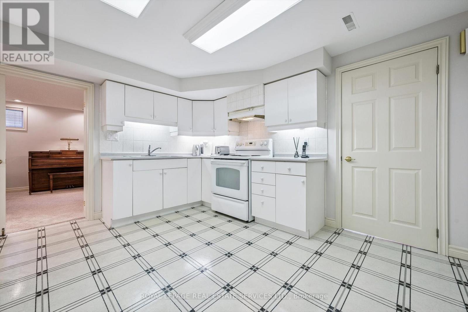 4085 Twine Crescent, Mississauga, Ontario  L4Z 1E8 - Photo 28 - W12822546