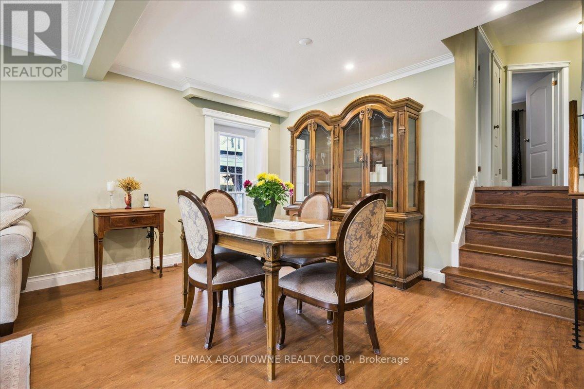 2033 Saxon Road, Oakville, Ontario  L6L 2V1 - Photo 10 - W12822550