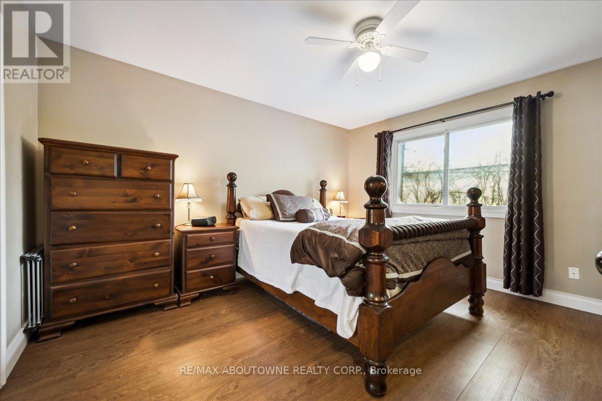 2033 Saxon Road, Oakville, Ontario  L6L 2V1 - Photo 22 - W12822550