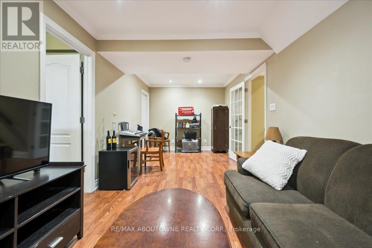 2033 Saxon Road, Oakville, Ontario  L6L 2V1 - Photo 30 - W12822550