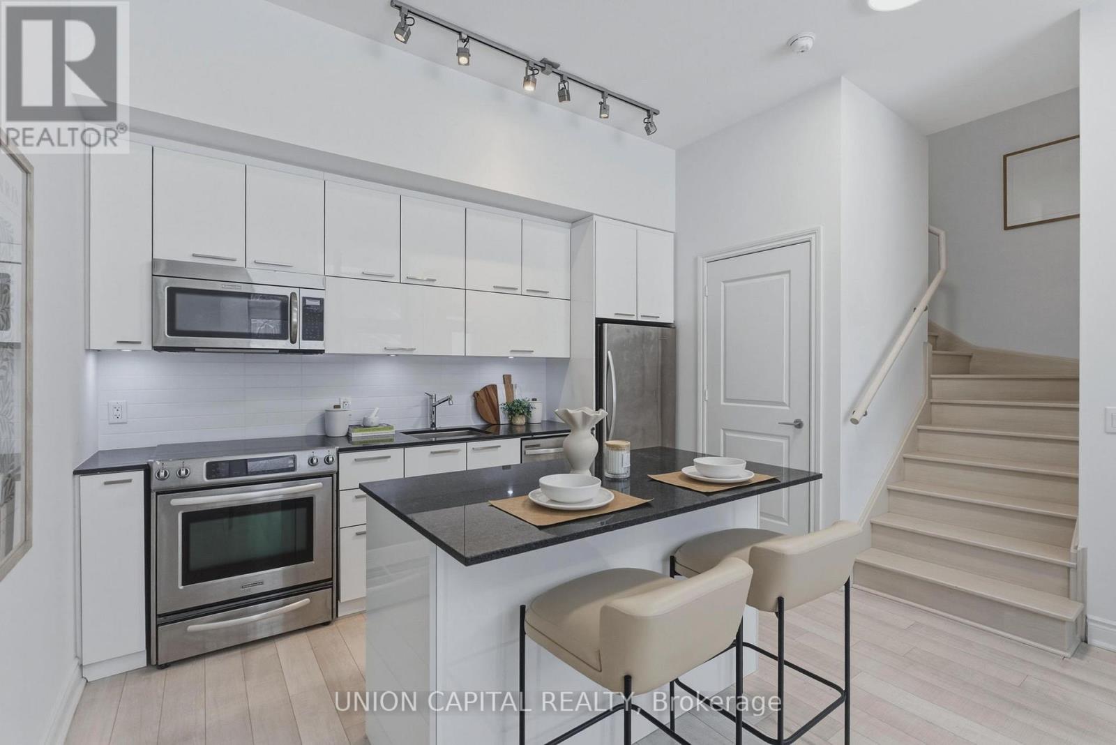 Wl04 - 80 Marine Parade Drive, Toronto, Ontario  M8V 0A3 - Photo 6 - W12822586