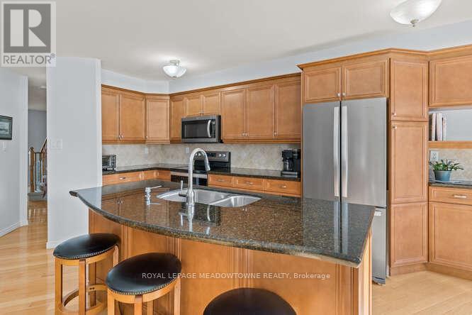 5 James Young Drive, Halton Hills, Ontario  L7G 5S6 - Photo 11 - W12822716