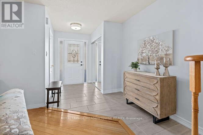 5 James Young Drive, Halton Hills, Ontario  L7G 5S6 - Photo 5 - W12822716