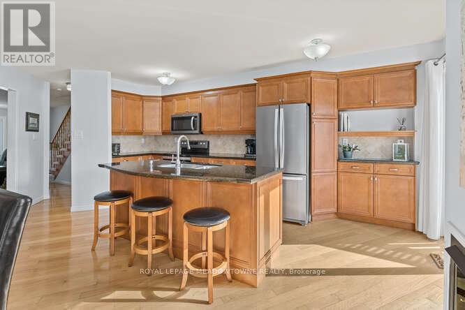 5 James Young Drive, Halton Hills, Ontario  L7G 5S6 - Photo 9 - W12822716