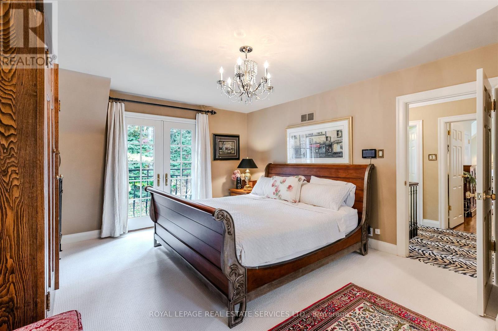 14 Riverside Crescent, Toronto, Ontario  M6S 1B6 - Photo 13 - W12822732