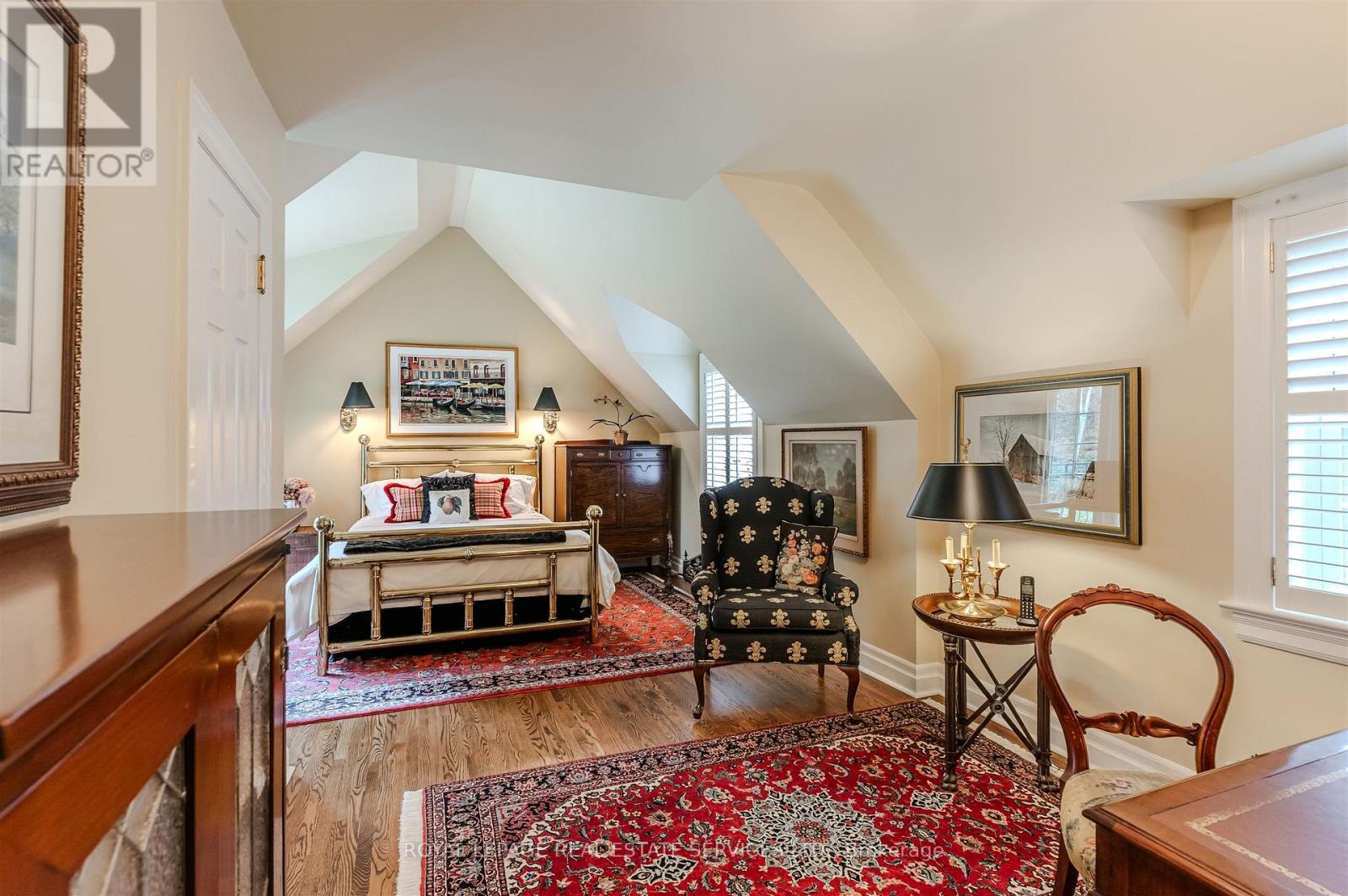 14 Riverside Crescent, Toronto, Ontario  M6S 1B6 - Photo 17 - W12822732