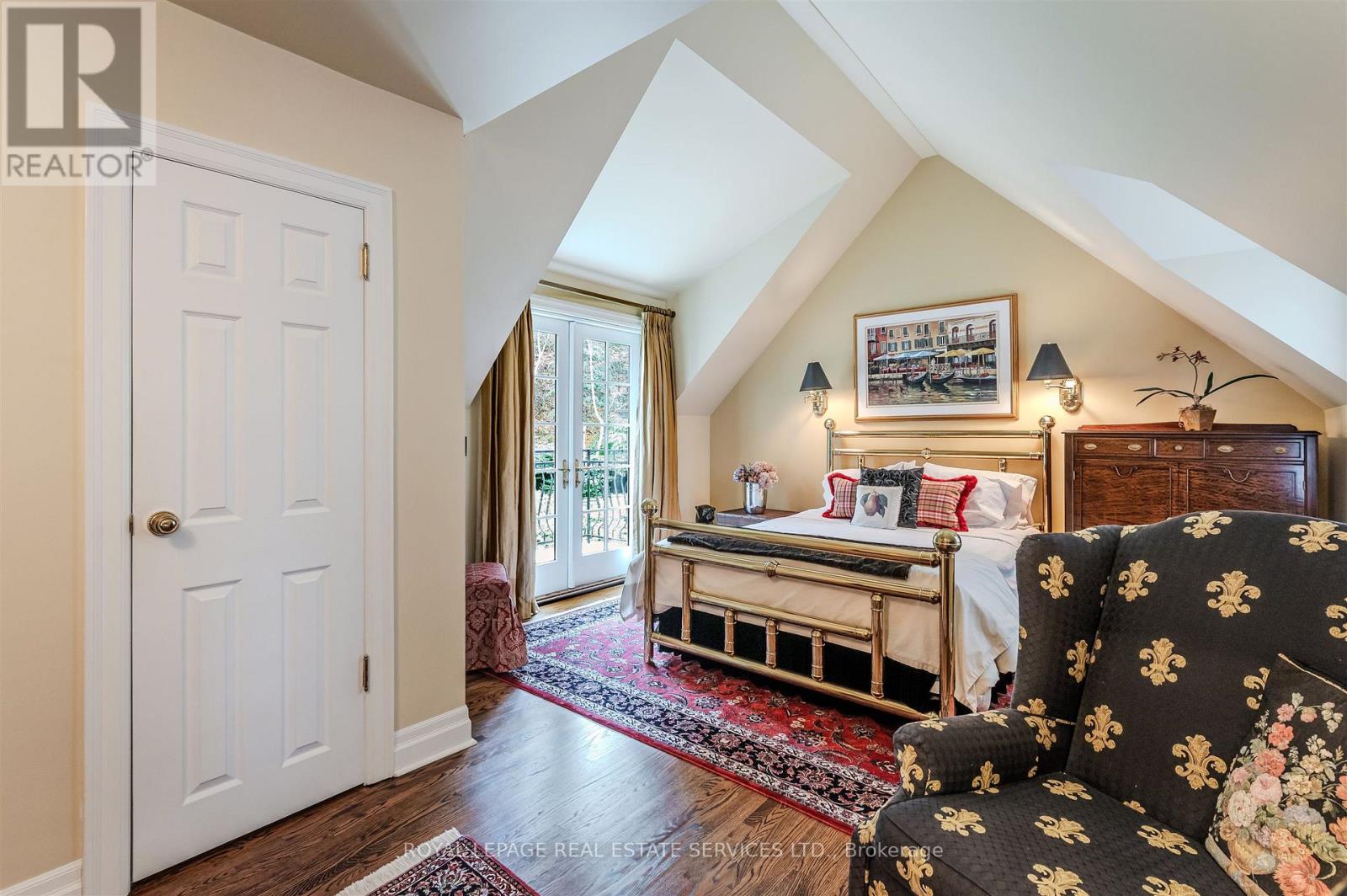 14 Riverside Crescent, Toronto, Ontario  M6S 1B6 - Photo 18 - W12822732