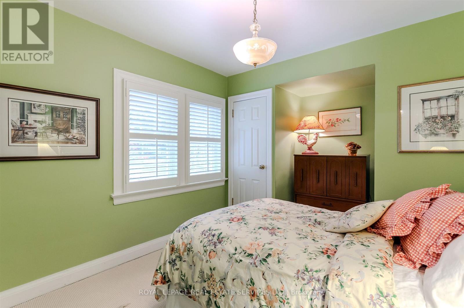 14 Riverside Crescent, Toronto, Ontario  M6S 1B6 - Photo 19 - W12822732