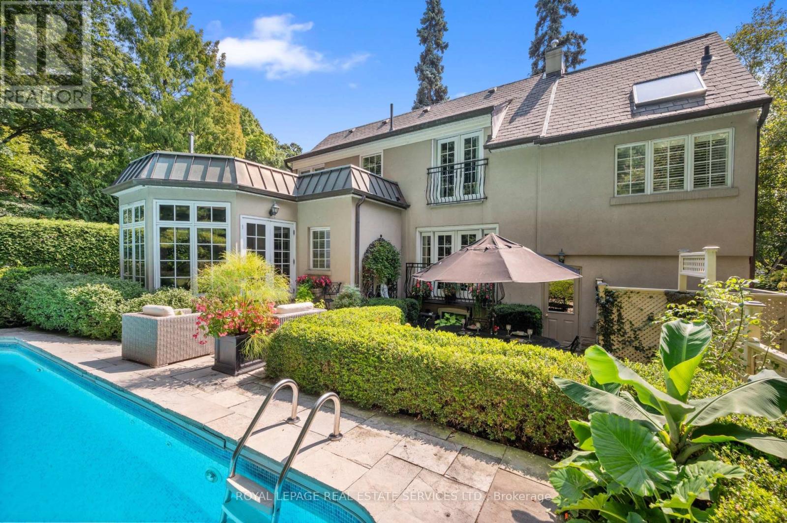 14 Riverside Crescent, Toronto, Ontario  M6S 1B6 - Photo 27 - W12822732