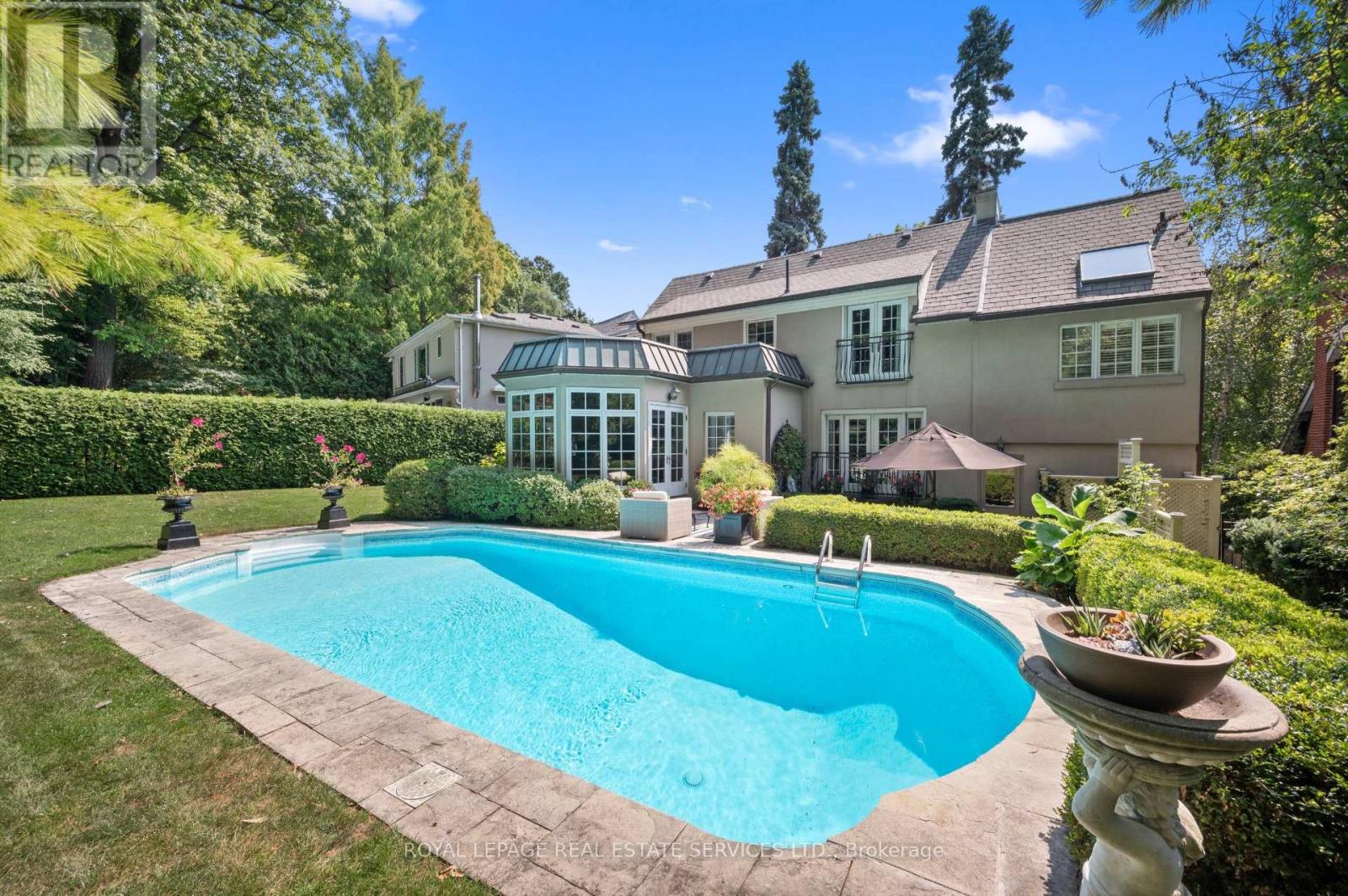 14 Riverside Crescent, Toronto, Ontario  M6S 1B6 - Photo 28 - W12822732