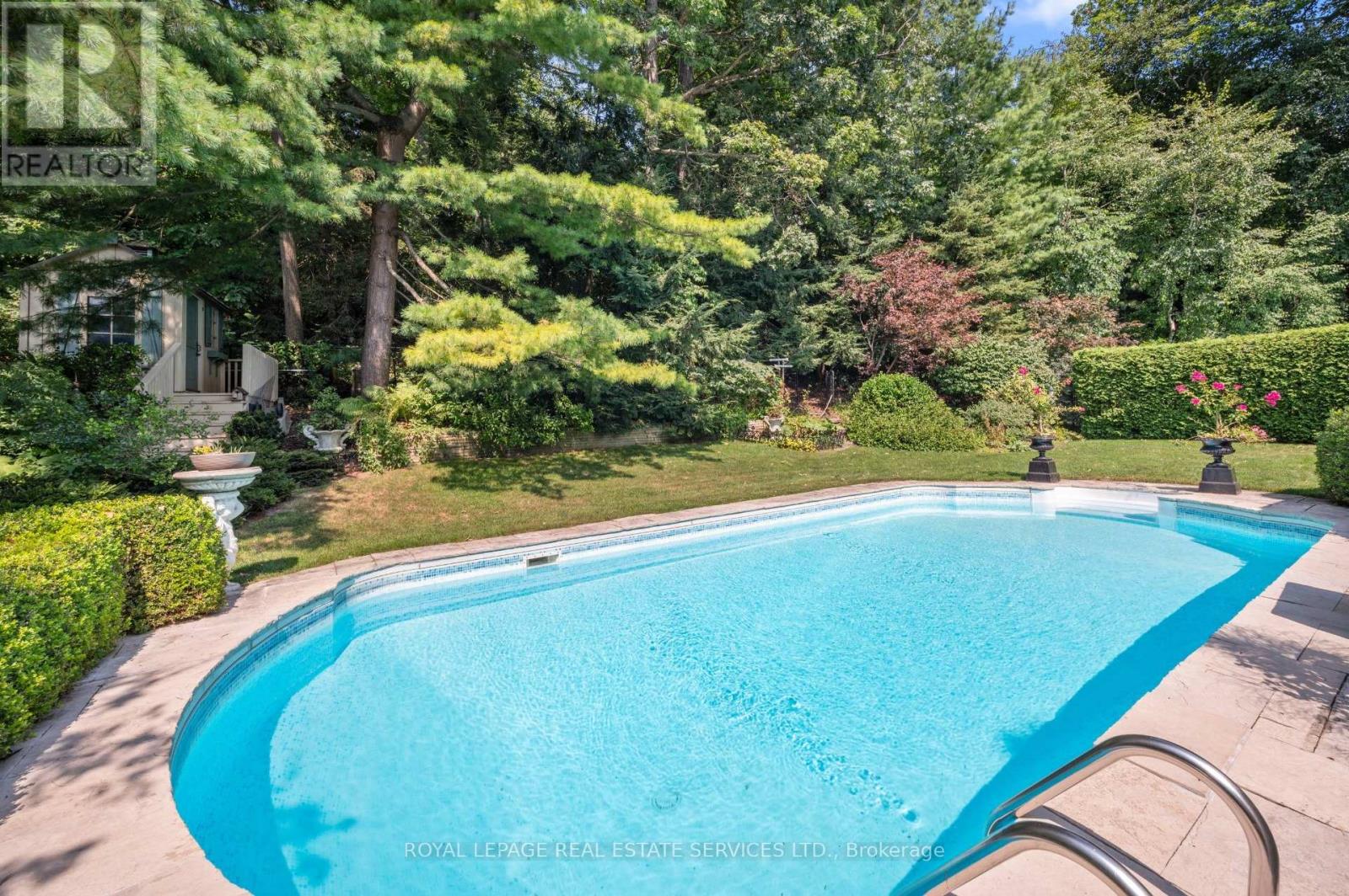 14 Riverside Crescent, Toronto, Ontario  M6S 1B6 - Photo 29 - W12822732