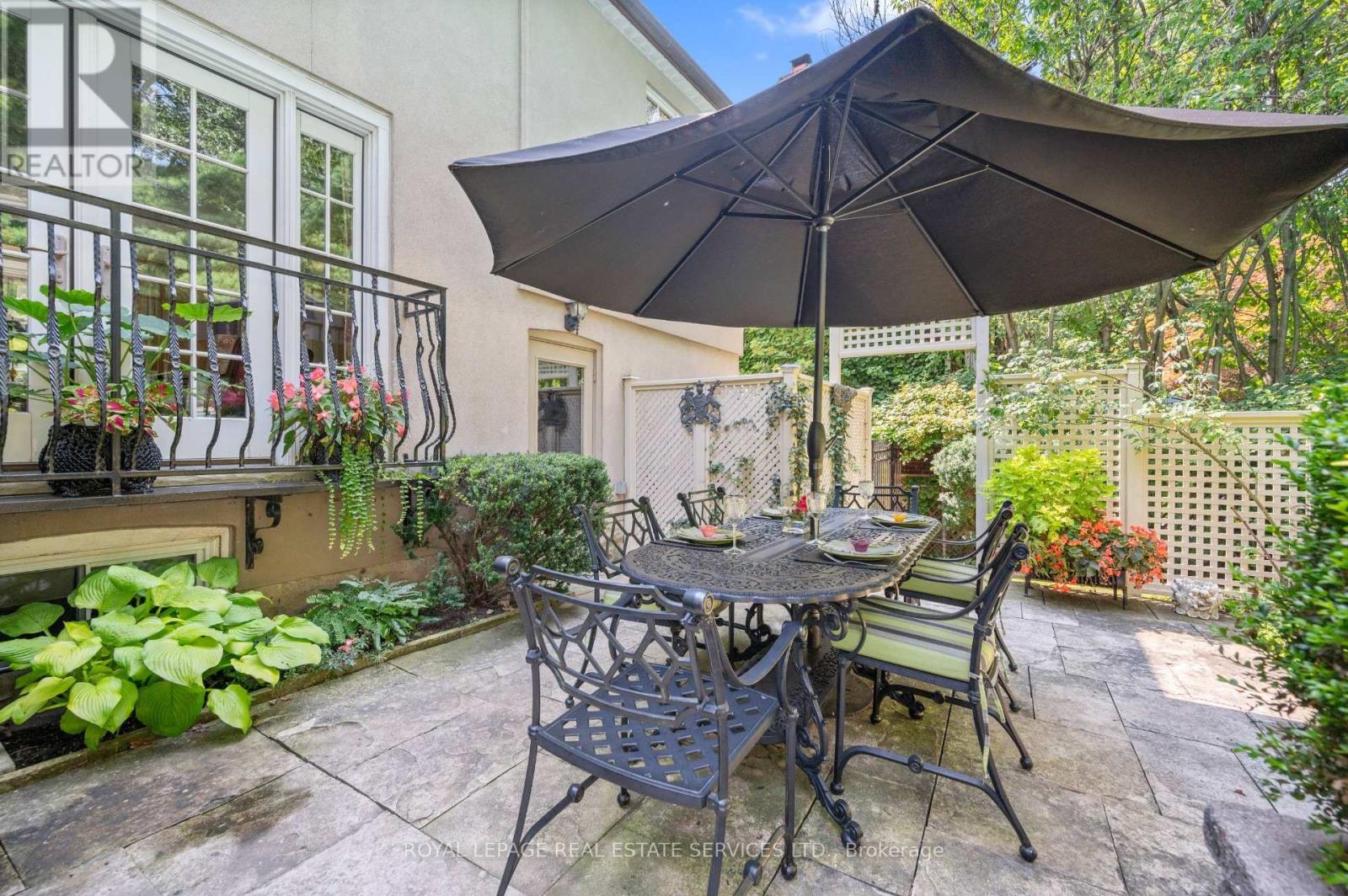 14 Riverside Crescent, Toronto, Ontario  M6S 1B6 - Photo 32 - W12822732